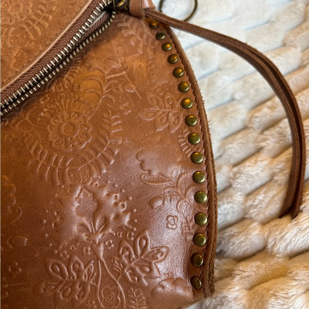 The Sak Silverlake Tan Brown Embossed Leather Crossbody Flap Brass Studs